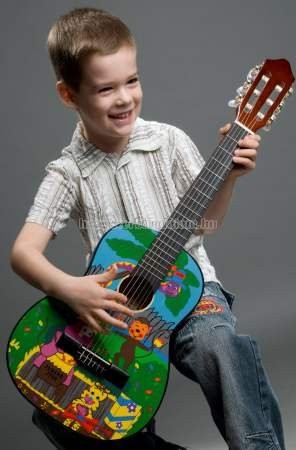 MSA 1/4 szafaris gitár, tartozékokkal, 3-5 éves méret